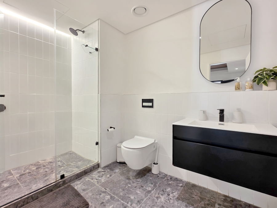1 Bedroom Property for Sale in Sea Point Western Cape